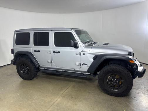 Silver Zynith Clearcoat 2024 Jeep Wrangler Willys