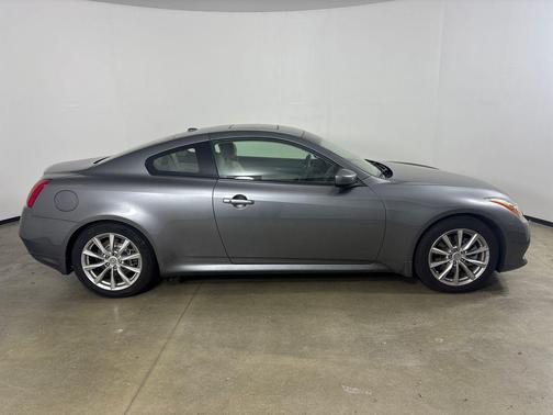 2011 INFINITI G37 Journey