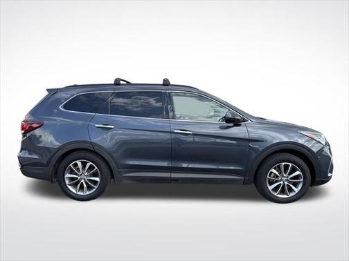 2018 Hyundai SANTA FE SE