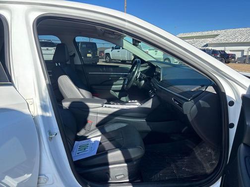 2022 Hyundai SONATA Limited