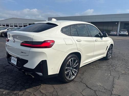 2022 BMW X4 xDrive30i