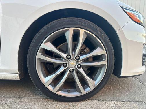 2023 Chevrolet Malibu FWD 2LT