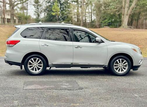 2016 Nissan Pathfinder SL