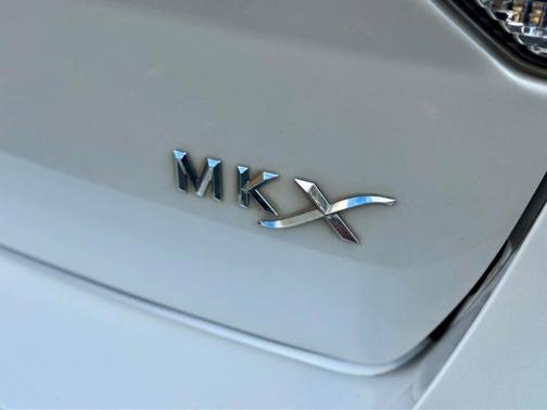 2015 Lincoln MKX Base