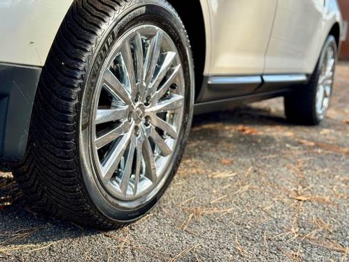 2015 Lincoln MKX Base