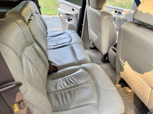 BLUE 2002 Chevrolet Tahoe LT