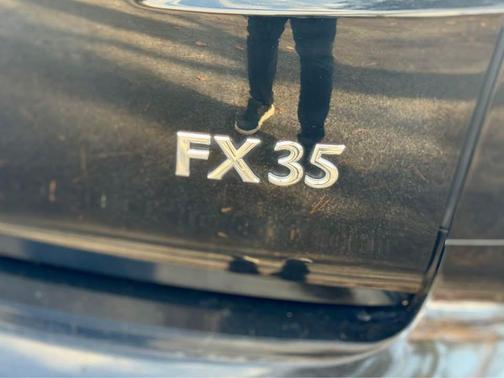 2005 INFINITI FX35 Base
