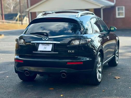 2005 INFINITI FX35 Base