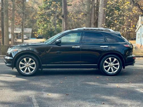 2005 INFINITI FX35 Base