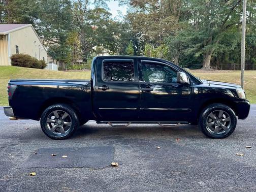 2009 Nissan Titan XE Crew Cab