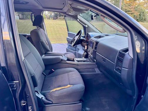 2009 Nissan Titan XE Crew Cab