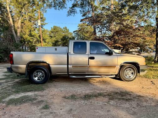 2004 Chevrolet Silverado 1500 LS Extended Cab