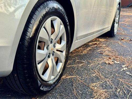 2012 Chevrolet Cruze LS