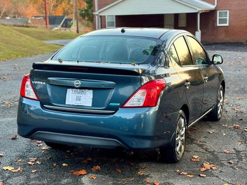 2015 Nissan Versa 1.6 S+