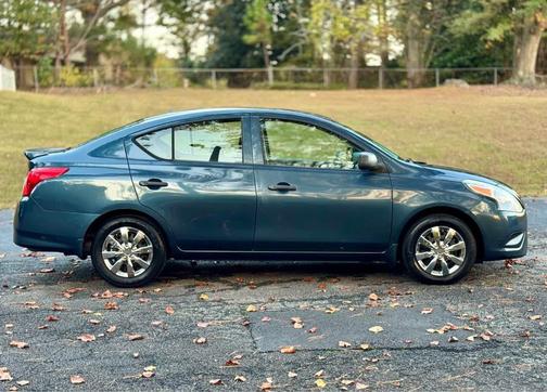 2015 Nissan Versa 1.6 S+