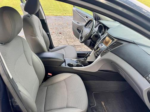 2012 Hyundai SONATA SE