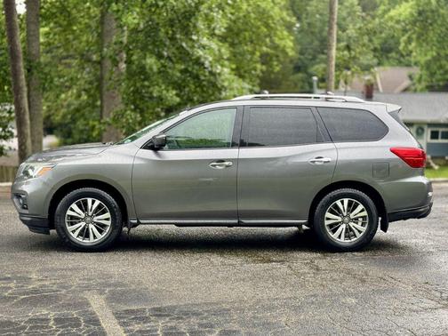 GREY 2017 Nissan Pathfinder SL