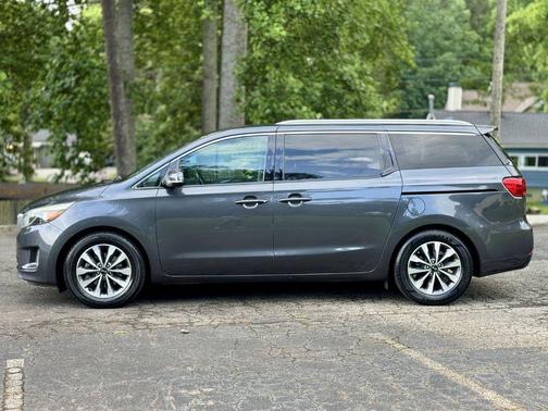 GREY 2015 Kia Sedona SX