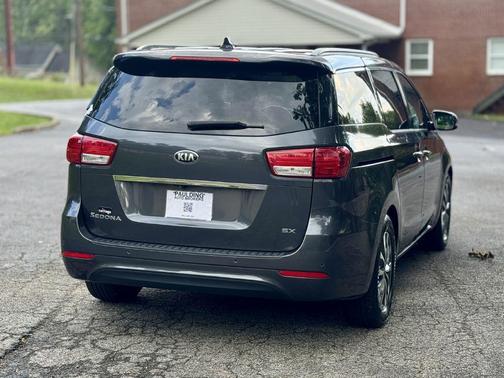GREY 2015 Kia Sedona SX