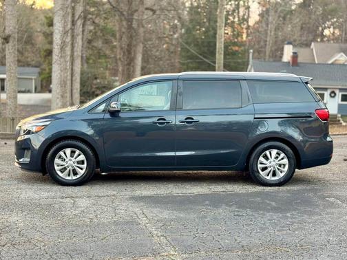 2017 Kia Sedona LX