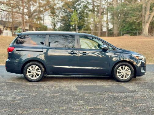2017 Kia Sedona LX