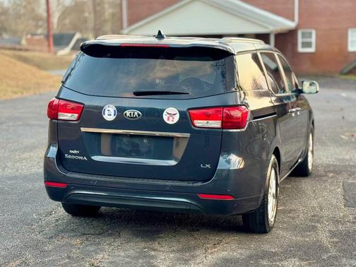 2017 Kia Sedona LX
