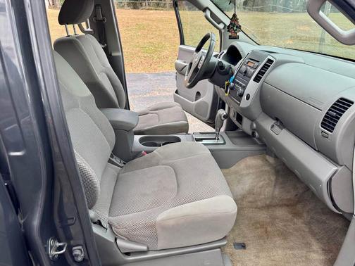 2012 Nissan Frontier SV