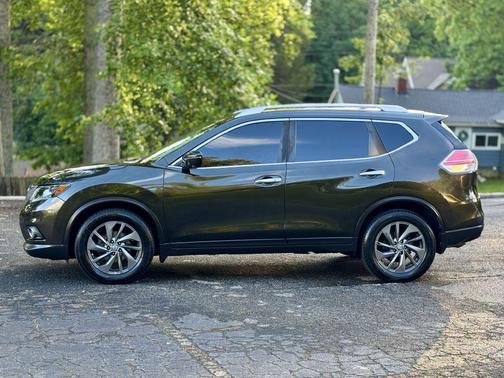 GREEN 2016 Nissan Rogue SL