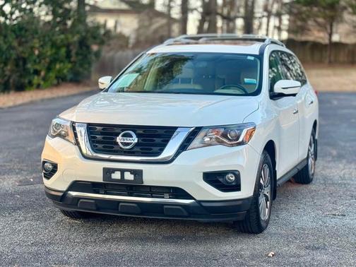 2017 Nissan Pathfinder SL