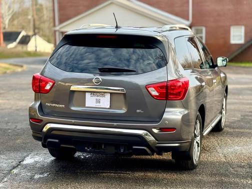 2017 Nissan Pathfinder SL
