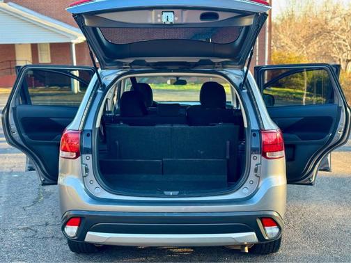 2017 Mitsubishi Outlander ES