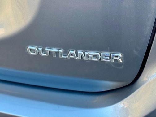 2017 Mitsubishi Outlander ES