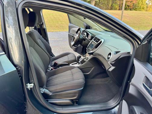 2017 Chevrolet Sonic LT