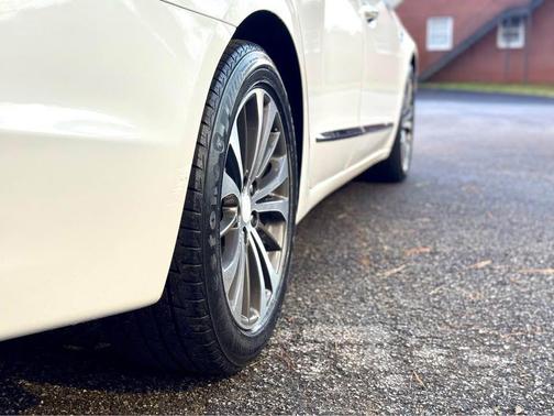 2017 Buick LaCrosse Essence