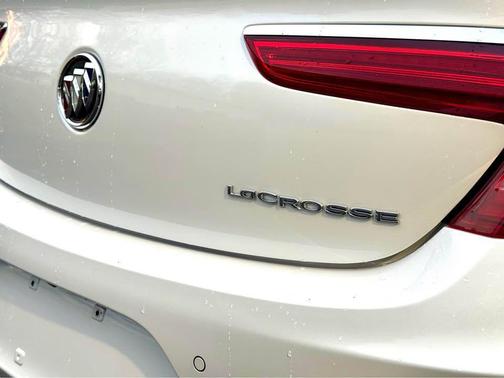 2017 Buick LaCrosse Essence