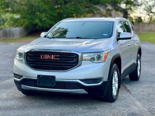 SILVER 2018 GMC Acadia SLE-1