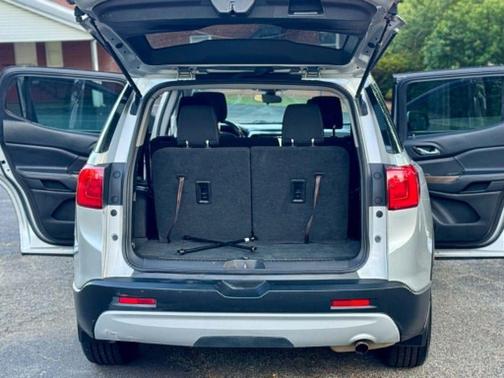 SILVER 2018 GMC Acadia SLE-1