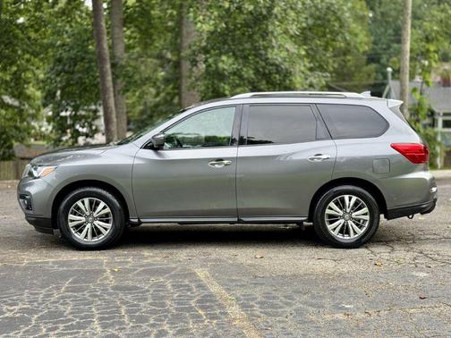 GREY 2019 Nissan Pathfinder S