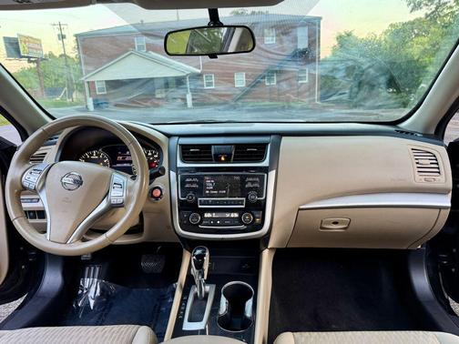 BLACK 2018 Nissan Altima 2.5 SV