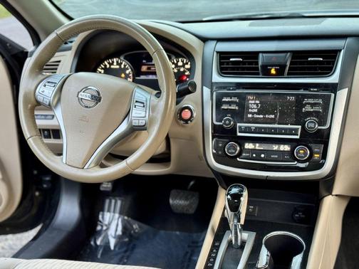 BLACK 2018 Nissan Altima 2.5 SV