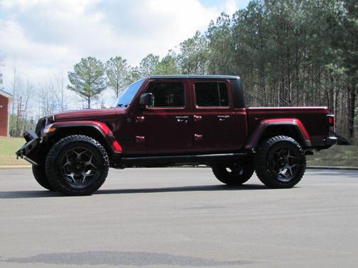 2022 Jeep Gladiator Sport