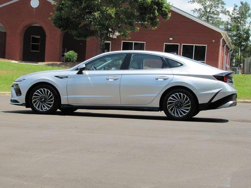 2024 Hyundai SONATA Hybrid SEL