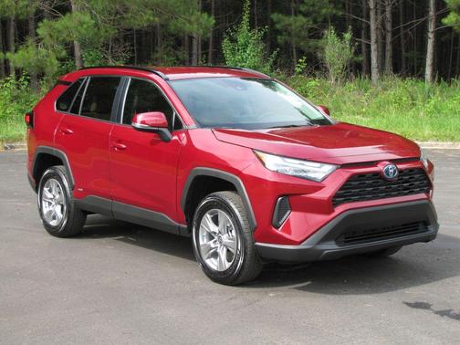 2024 Toyota RAV4 Hybrid LE