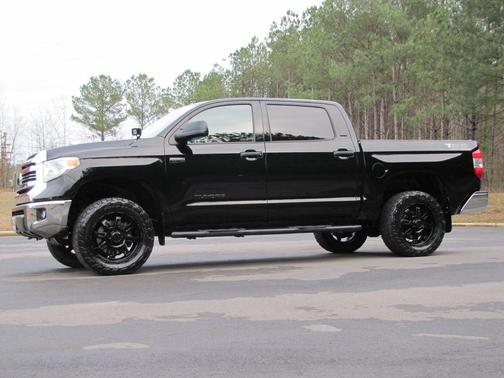 2017 Toyota Tundra SR5