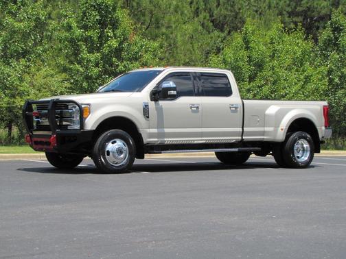 Gold 2017 Ford F-350 King Ranch