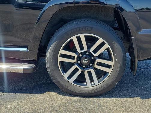 Midnight Black Metallic 2017 Toyota 4Runner Limited