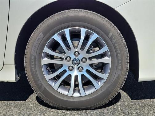 2018 Toyota Sienna XLE