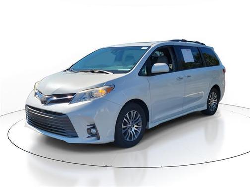 2018 Toyota Sienna XLE
