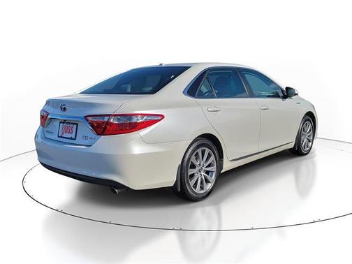 2017 Toyota Camry Hybrid XLE
