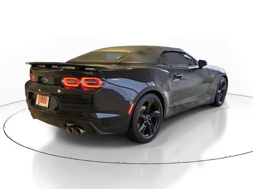 2022 Chevrolet Camaro RWD Convertible LT1
